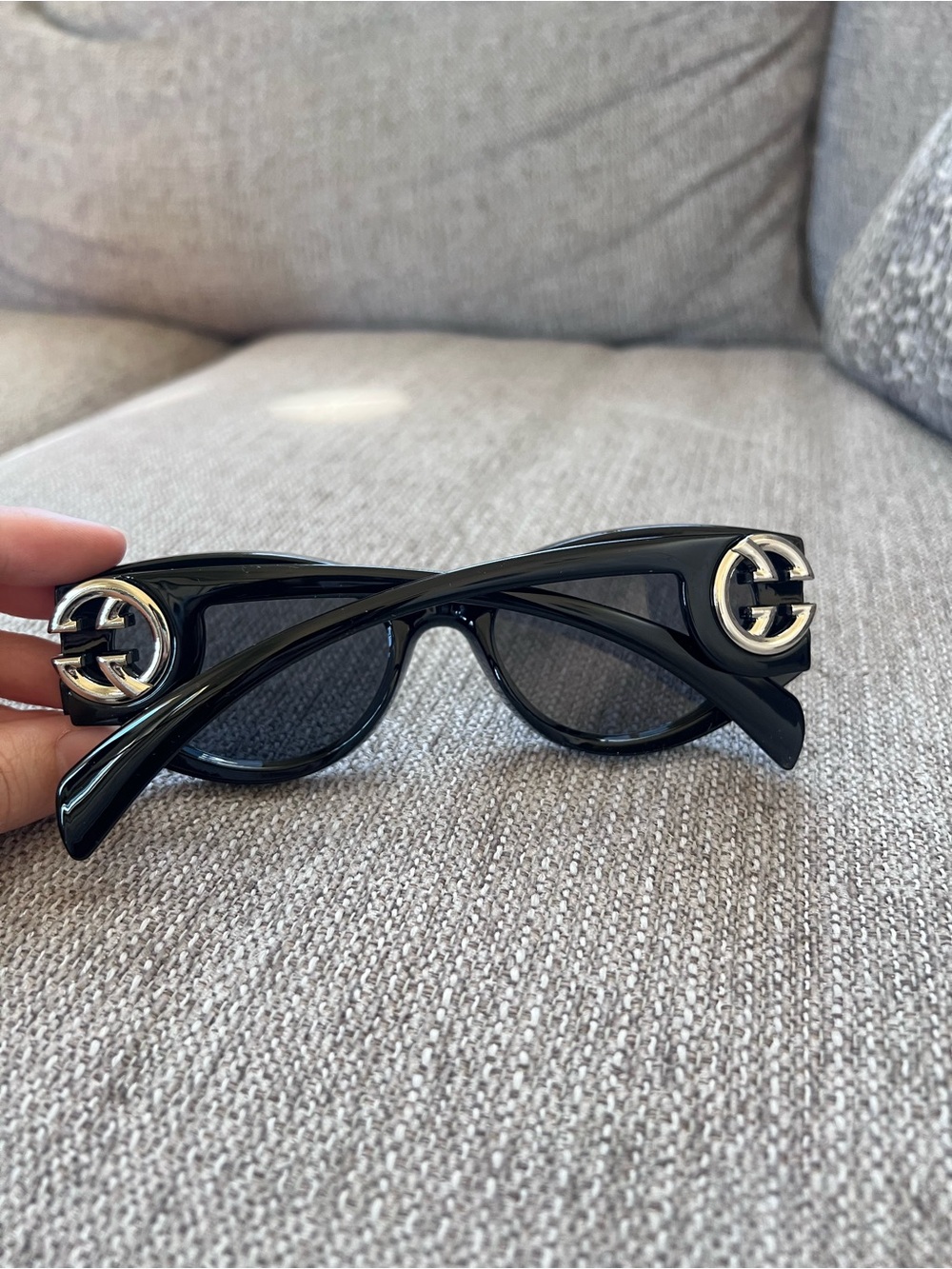 Gucci Interlocking G Sunglasses with Silver Logo Accent - Picture 3 of 6